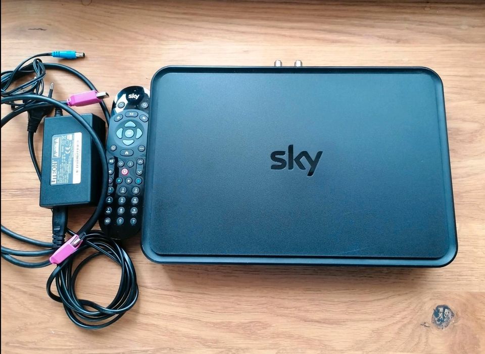 Sky Q SAT Receiver 1TB Festplatte Humax in Bad Freienwalde