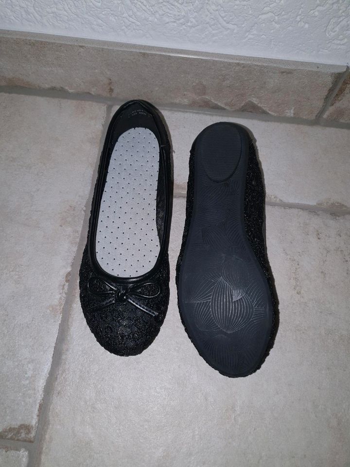 NEU Balerinas Schuhe 31 schwarz Spitze in Marl