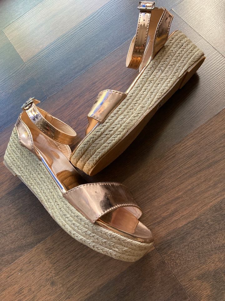 NEUe Sandalen Sandaletten Espadrilles ROSÉGOLD Gr. 38 in Neu-Isenburg