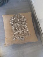 Buddha Kissen beige mit Steinen Nordrhein-Westfalen - Neuss Vorschau