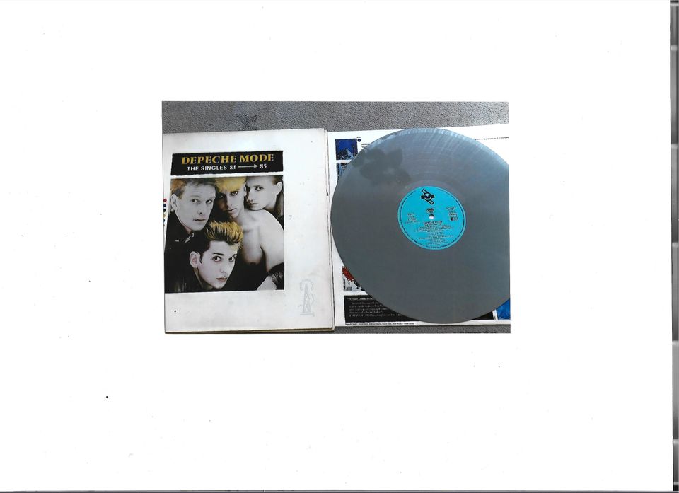 LP von DEPECHE MODE The Singles 81 - 85/1985 INT 146.817 Grau in Berlin