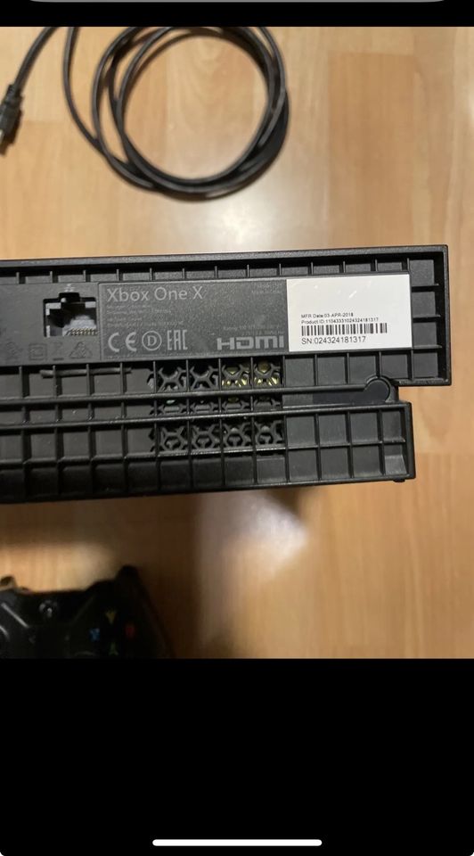 Microsoft Xbox One X 1TB Spielkonsole - Schwarz, Mit Controller in Dannstadt-Schauernheim