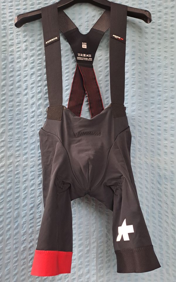 Neu! Gr.S ASSOS T. Equipe RS S9 Sommer Bib Shorts Rennrad Radhose in Berlin