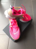 Nike Turnschuhe pink Nordrhein-Westfalen - Neuss Vorschau