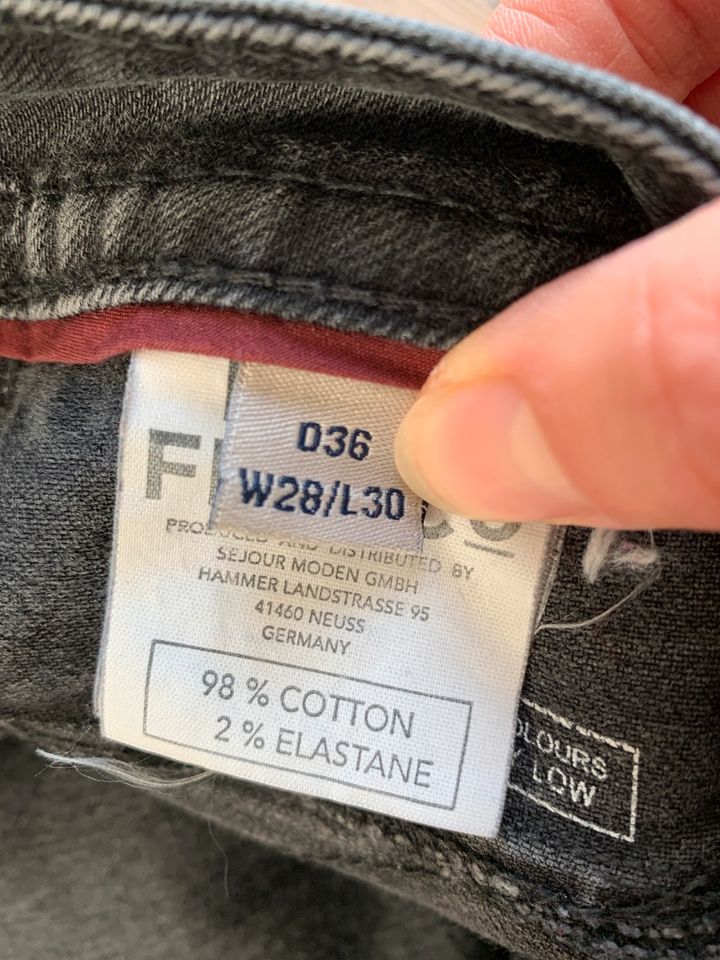 Schmale Jeans von Blue Fire Co, Größe 36 bzw 28 Inch in Nordrhein-Westfalen  - Lemgo | eBay Kleinanzeigen ist jetzt Kleinanzeigen