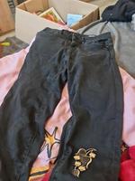 Damen Jeans mit Aufnäher Größe 38 Saarland - Merzig Vorschau