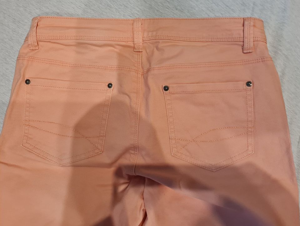 Tchibo Woman Jeans rosa/lachsfarben Größe 38 in Völklingen