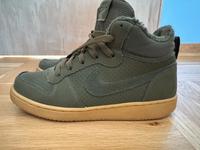 NIKE Mädchen / Damen Sneaker Gr. 38,5 Düsseldorf - Angermund Vorschau
