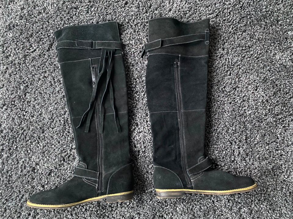 Tom Tailor Overknee Stiefel Schwarz gr 42 in Hochdorf-Assenheim