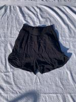 Vila Kurze Hose schwarz Größe 34 XS Kr. Altötting - Reischach Vorschau