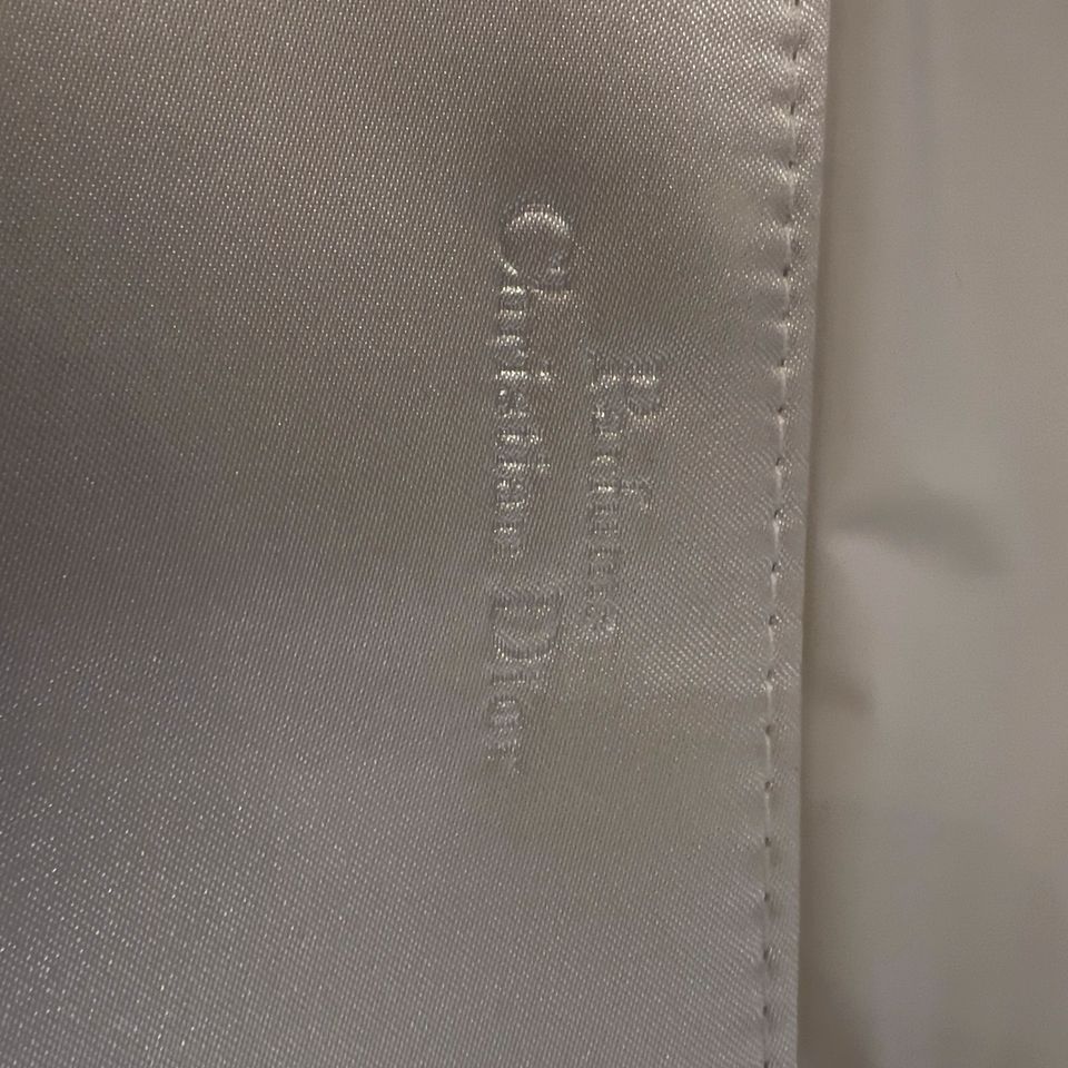 Christian Dior Elfenbein Satin Hologramm Logo Clutch Größe24x14x5 in Wittlich