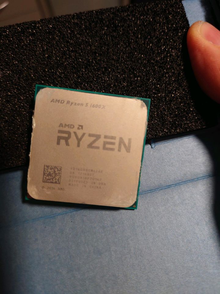 AMD Ryzen 5 1600x tray in Wesel