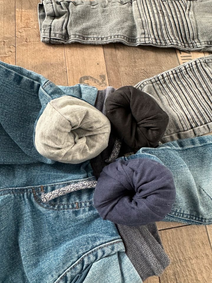 Jeans Hosen gefütterte Jeanshosen Größe 104 Jungen in Weeze