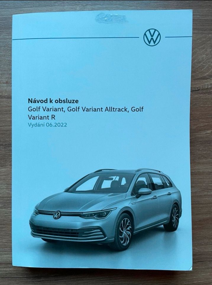Original Handbuch Golf 8 Variant (tschechisch, neu!) in Landau in der Pfalz