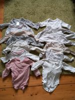 Erstausstattung Baby Kleidung neutral/weiblich Gr. 50/56 Sachsen-Anhalt - Halle Vorschau