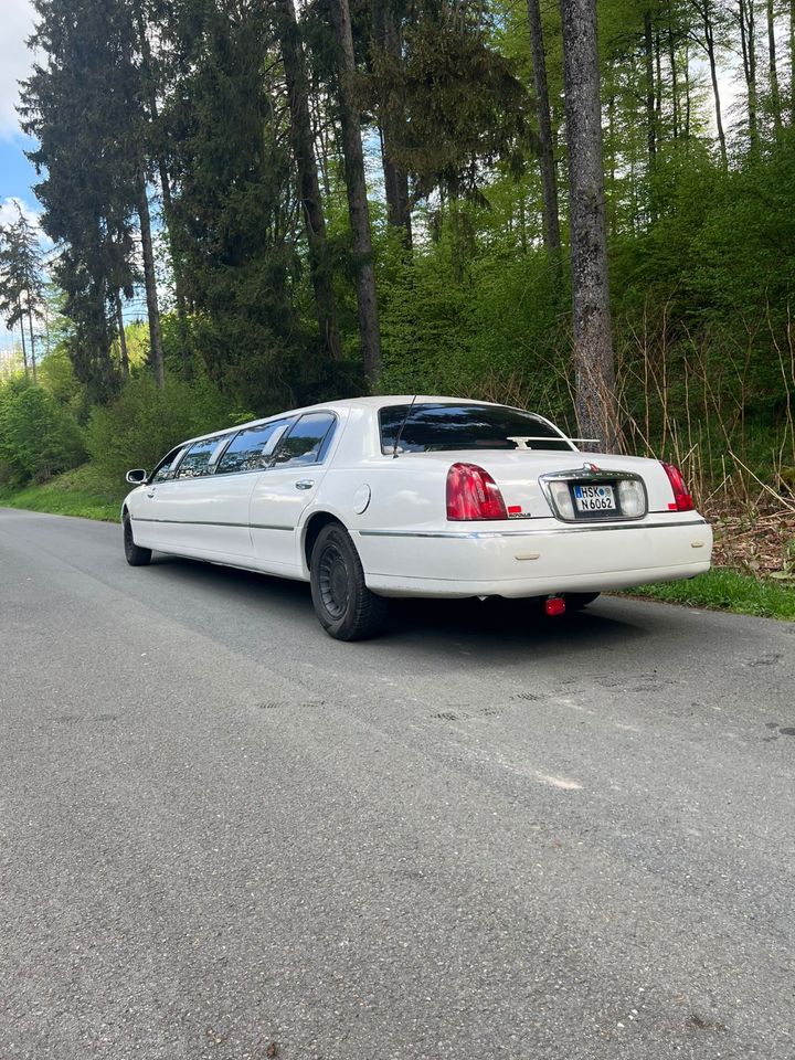 Stretchlimousine Lincoln Town Car Stretch Limousine 4,6L TÜV Neu in Arnsberg