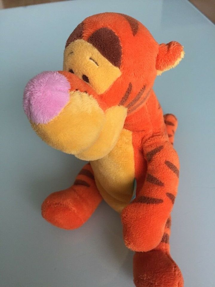 Süßer Tigger Tiger o. Ferkel von Disney Baby Nicotoy Winnie Pooh in Wiesbaden