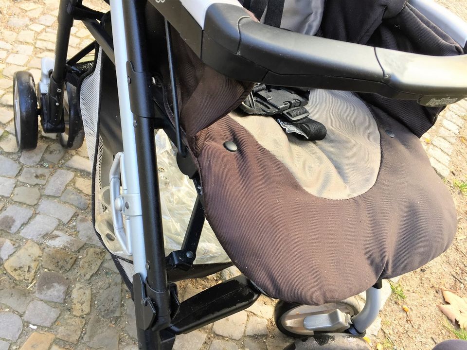 Peg Perego Pliko Compact Buggy Regenschutz Wickeltasche top Mokka in Berlin