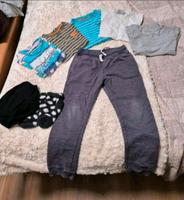 8 Teile Paket Größe 110 Oberteile, Jogginghose, Kuschelsocken.... Nordrhein-Westfalen - Bocholt Vorschau