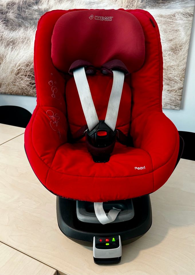 Maxi Cosi Pearl Red mit Isofix Station in Bremen