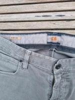 HUGO BOSS Jeans beige Gr. 33/34 Slim fit Niedersachsen - Wildeshausen Vorschau