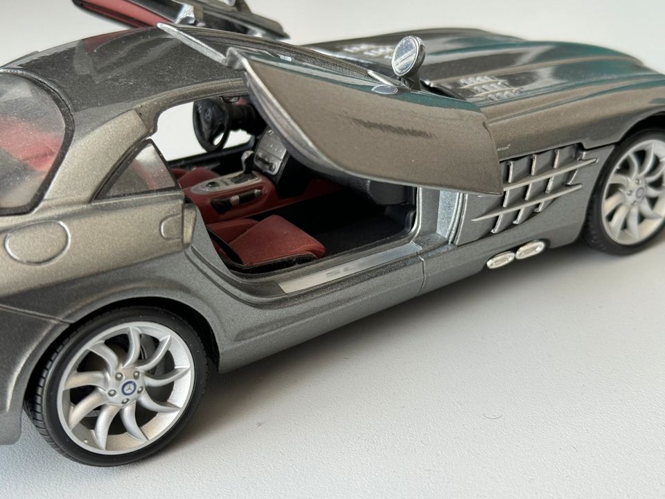 Modellauto Mercedes Benz SLR Mc Laren Maisto Metall Model 1:18 in Frankfurt am Main