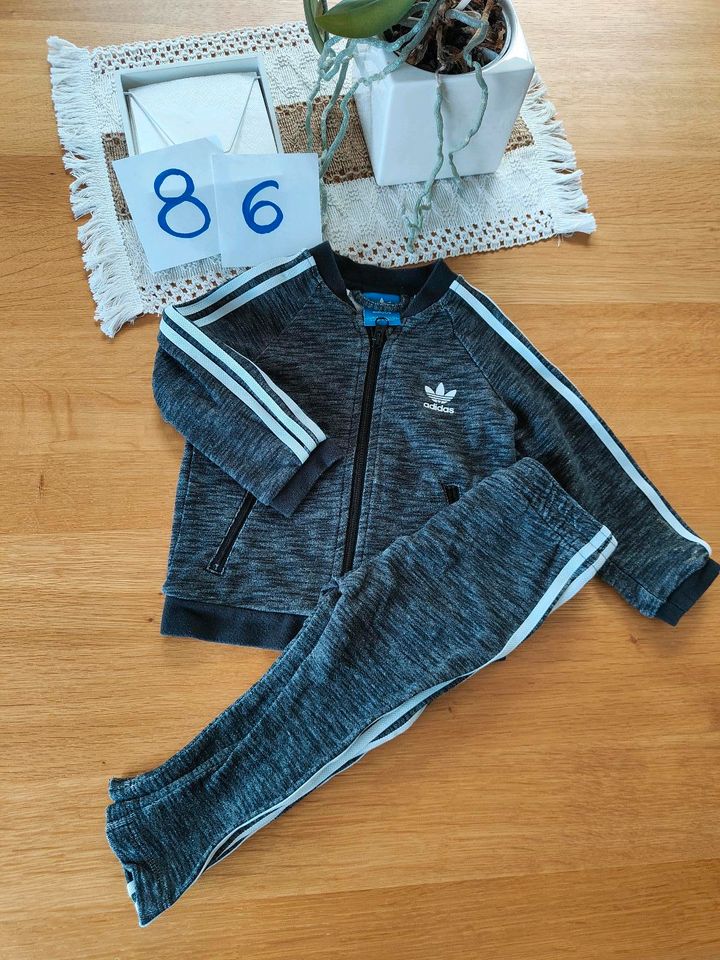 Adidas, Trainingsanzug, Anthrazit, grau, weiß, Sport,  86 in Schornsheim