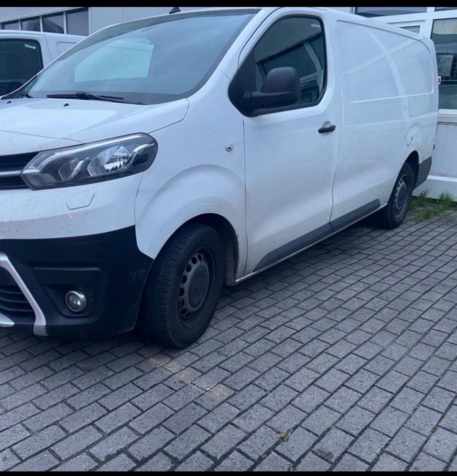 Toyota ProAce Schlachtfest in Oberhausen