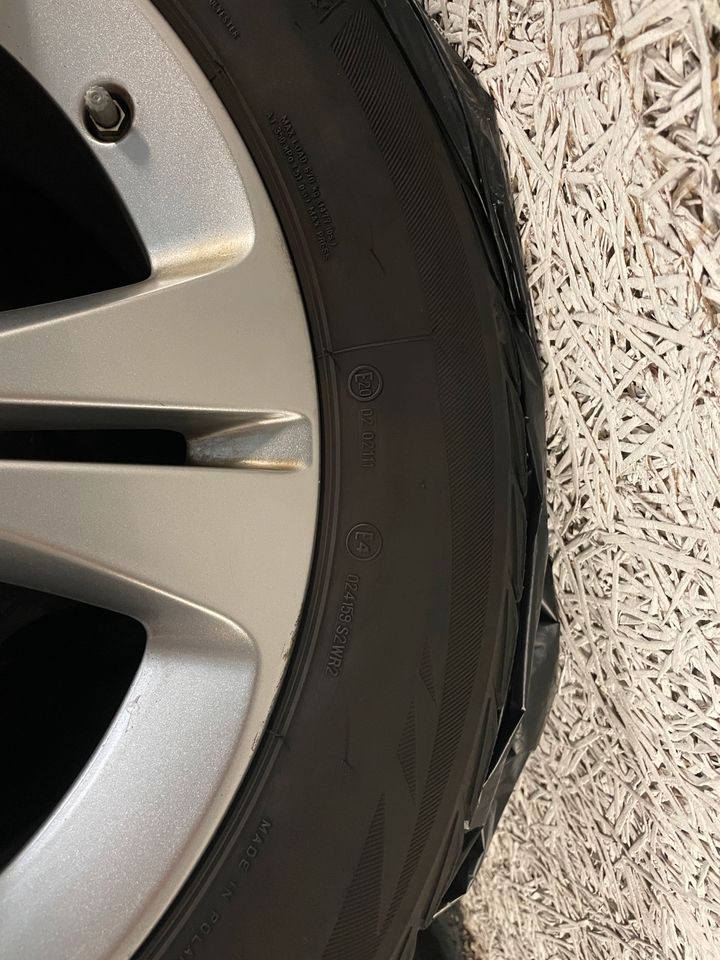 Winterreifen 225/50 R 17 mit Alufelgen Mercedes Bridgestone in Hamburg