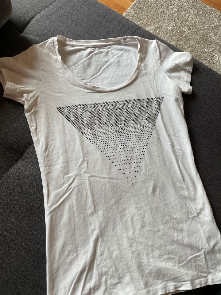 Guess T-Shirt in Wenzenbach