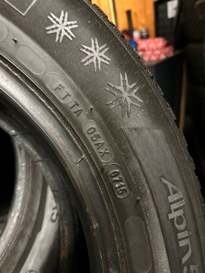 2x Winterreifen ❄️ 195 65 R15 91T Michelin alpin in Holzgerlingen