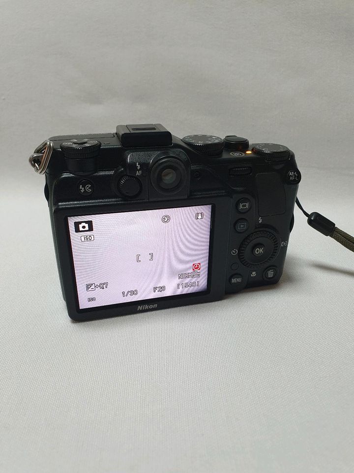 Nikon Coolpix P7000 Premium Digitalkamera 10.1MP in Freilassing