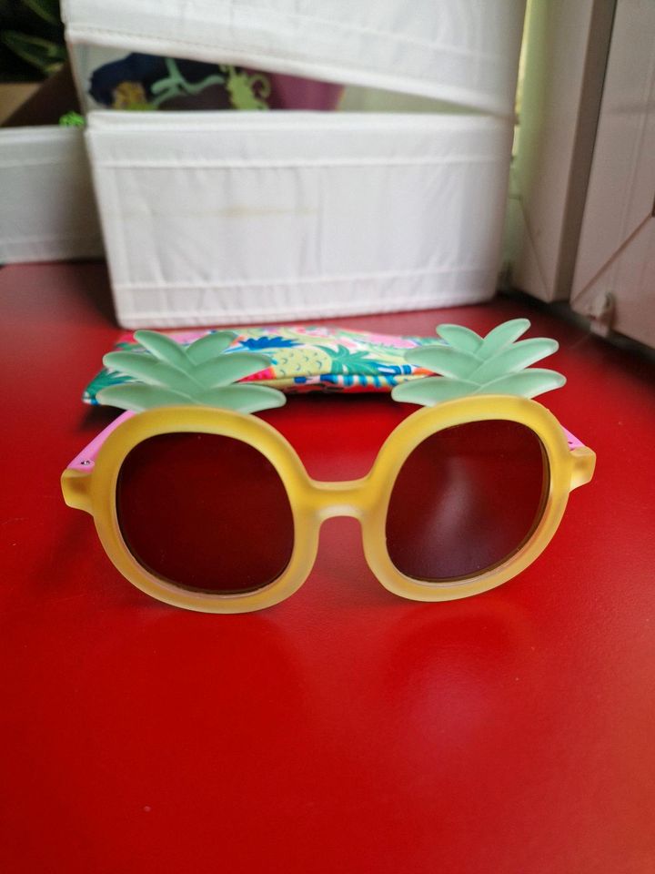 Mini Boden Sonnenbrille Ananas in Bremen