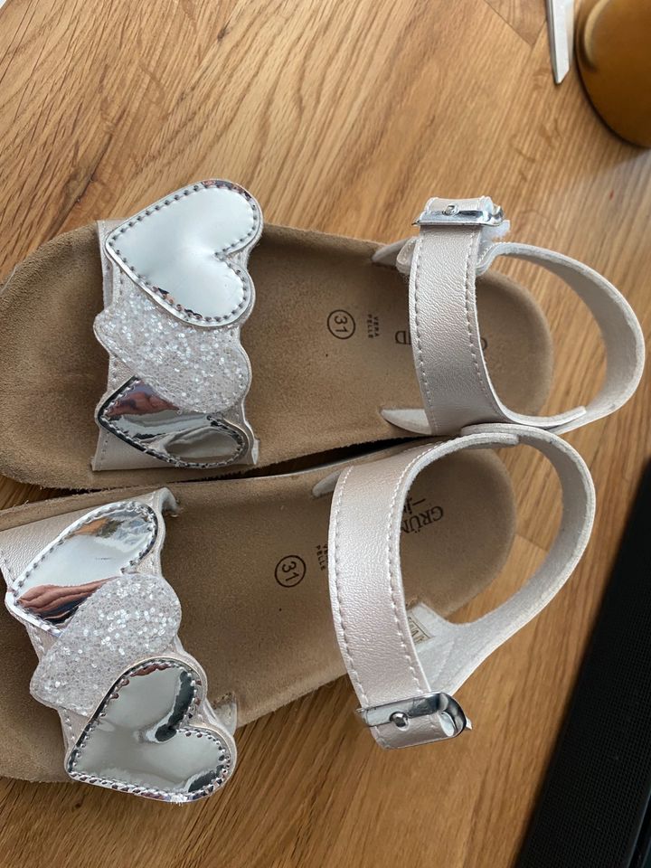 Grunland Kindersandalen Gr. 31 Creme Kommunion wie Superfit in Bayern Salzweg Gebrauchte Kinderschuhe GroBe 31 kaufen kleinanzeigen