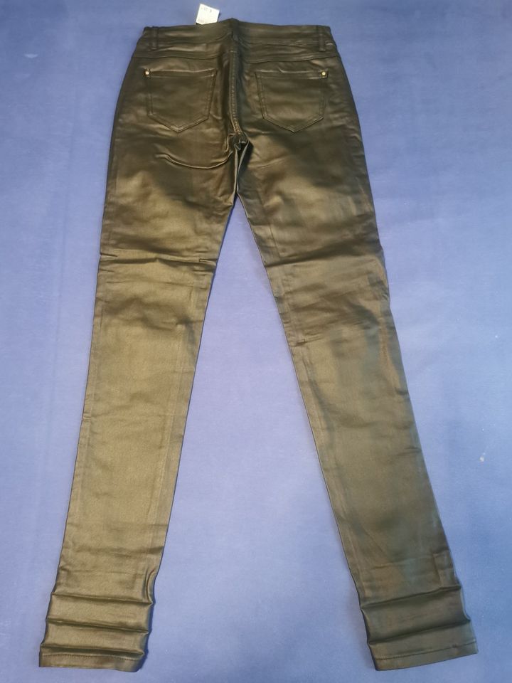 Jeans Forever/Blind Date/Bella Ragazza u.a. Gr. M/L und W32 L30 in Solms