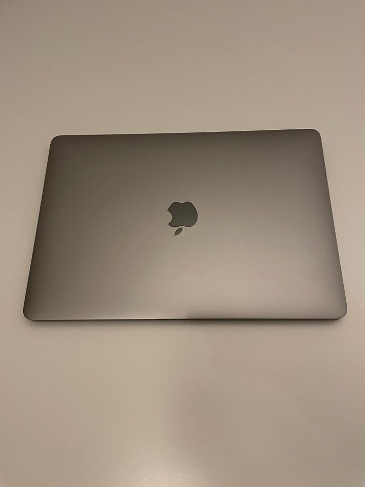 MacBook Pro 13" (Space Grey) - 2,4 GHz Quad-Core, 8 GB RAM, 512 G in Mauritz