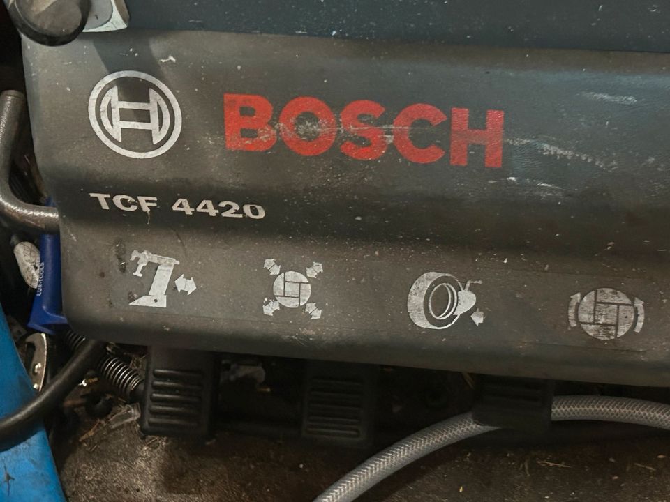 Reifenmontiermaschine Bosch TCF 4420 in Wilhelmshaven