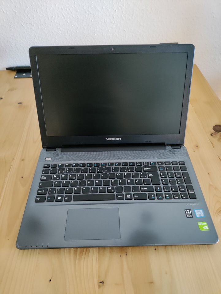 Medion Akoya 15,6" i5-6200U/ 8GB RAM/ 500GB SSD + 1TB SATA in Siegen