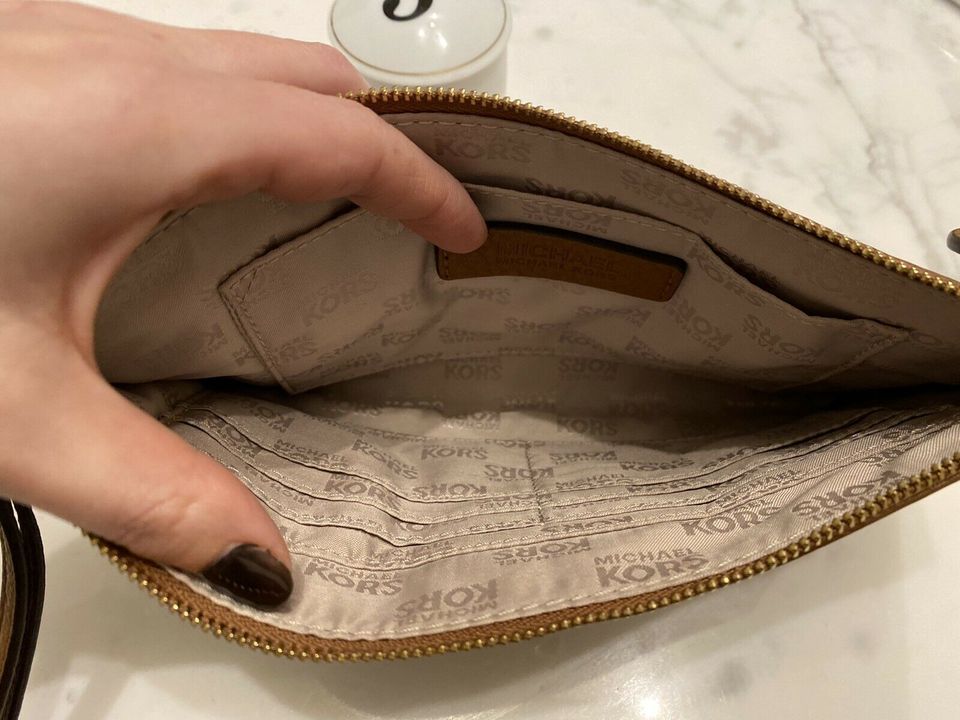 Michael Kors Clutch beige in Niedersachsen - Hameln | eBay Kleinanzeigen  ist jetzt Kleinanzeigen