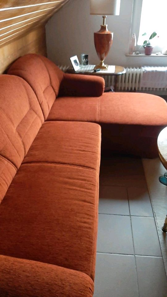 3 sitzer Couch mit Schlaffunktion in Holste
