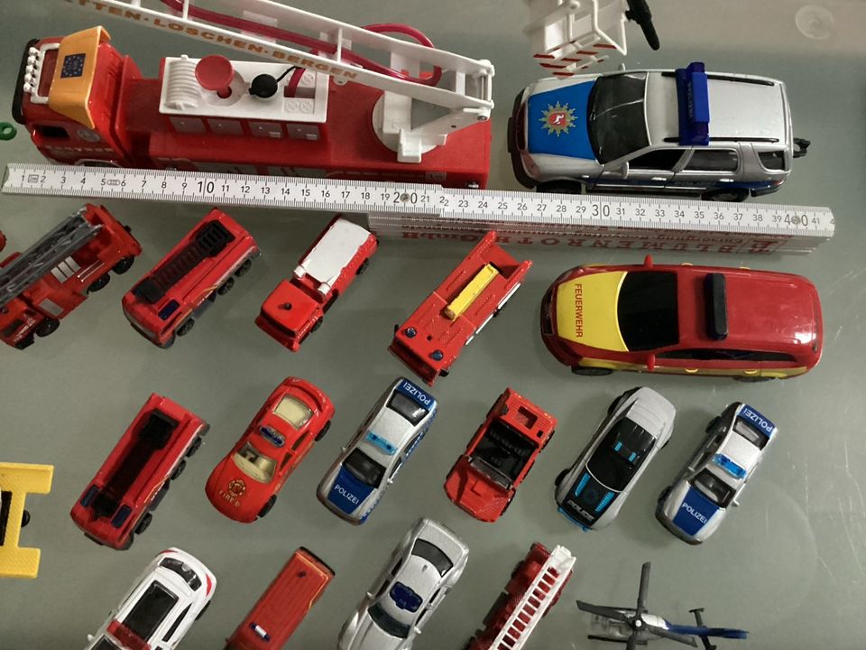 Großes Feuerwehr Polizei Spielzeugauto Set:Majorette,Hot Wheels… in Hünxe