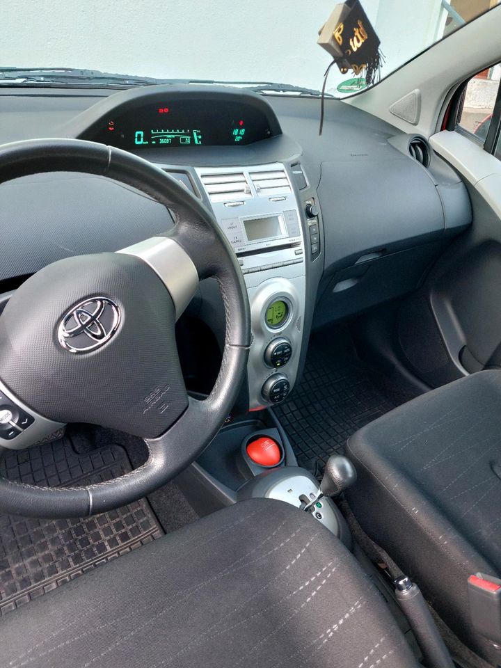 Toyota Yaris automatik 1.3 in Remscheid