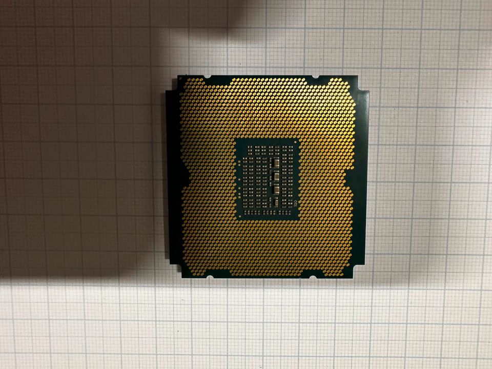 Intel XEON E5-2695V2 12C/24T in Happurg