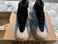 YZY Yeezy QNTM, Größe 9,5 Hessen - Trebur Vorschau