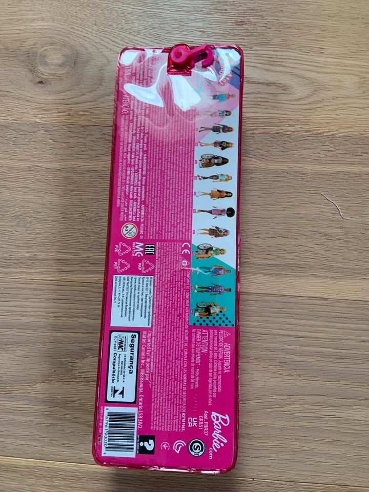 Neu OVP Barbie Puppe 159 Fashionistas in Hemdingen