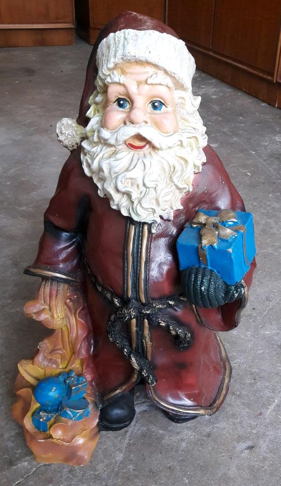 Weihnachtsmann Figur in Althornbach