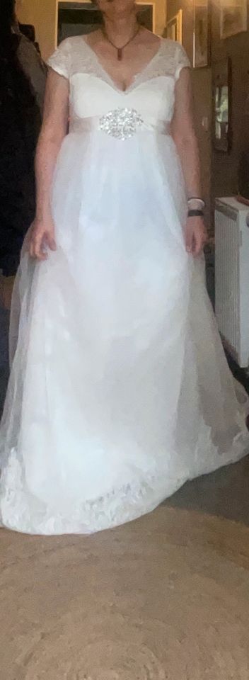 Brautkleid weiß in Hoyerswerda