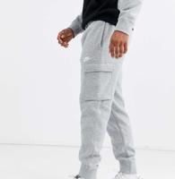 Nike Club - Graue Cargo-Jogginghose mit Bündchen Niedersachsen - Laatzen Vorschau