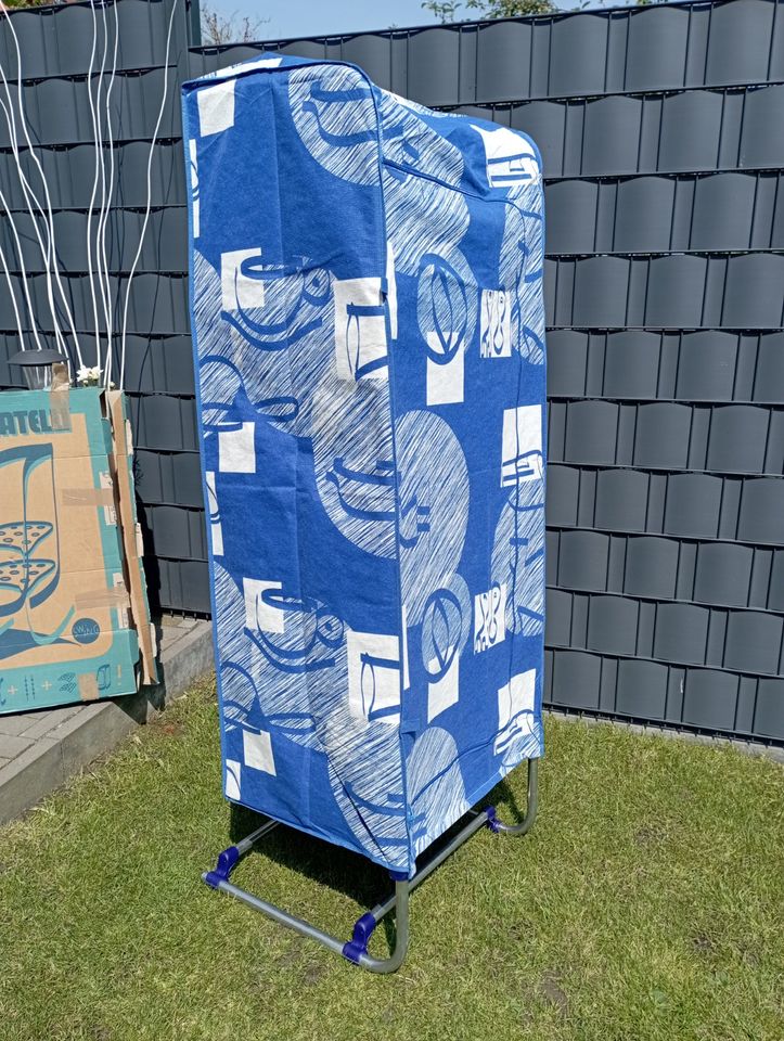 Camping Kleiderschrank blau in Werl