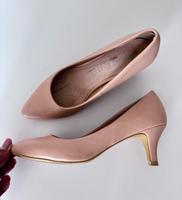 Damenpumps, Leder, beige, spitze Kappe, kleiner Absatz Hessen - Alsfeld Vorschau